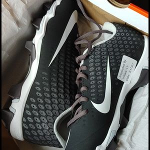 *LAST PAIR* NWT Baseball Cleats Grade school